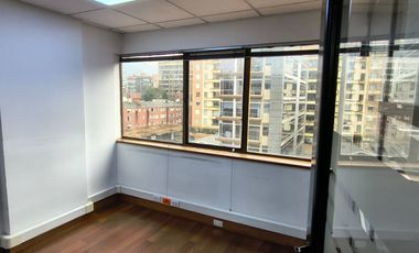 Oficina en arriendo en el Centro 93