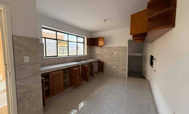 En Ibarra, zona centro, vendo casa rentera