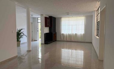 En Ibarra, zona centro, vendo casa rentera