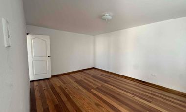 En Ibarra, zona centro, vendo casa rentera