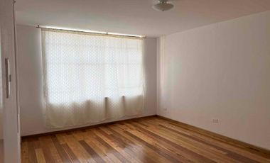 En Ibarra, zona centro, vendo casa rentera