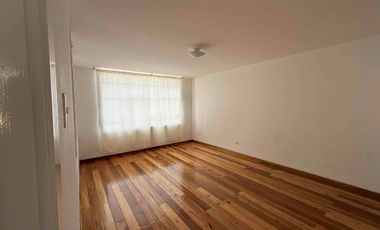 En Ibarra, zona centro, vendo casa rentera