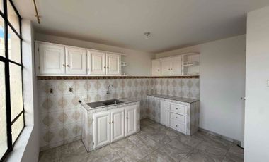 En Ibarra, zona centro, vendo casa rentera