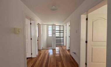 En Ibarra, zona centro, vendo casa rentera