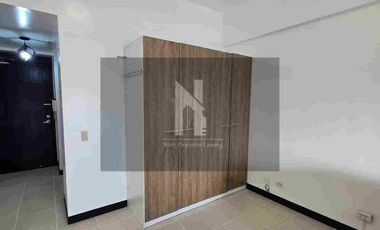 Fairways Tower Studio