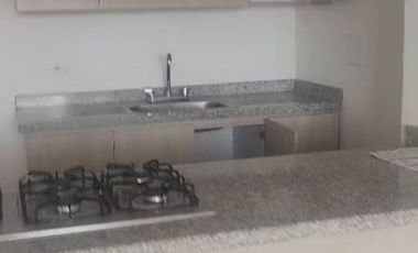 ¡VIVE CON ESTILO Y TECNOLOGÍA! 🚀  ¿Buscas comodidad y una ubicación estratégica? Este espectacular apartaestudio de 55 m² lo tiene todo. Ubicado en u