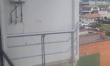 ¡VIVE CON ESTILO Y TECNOLOGÍA! 🚀  ¿Buscas comodidad y una ubicación estratégica? Este espectacular apartaestudio de 55 m² lo tiene todo. Ubicado en u
