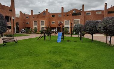 APARTAESTUDIO EN CHIA CONJUNTO CERRADO INCLUYE SERVICIOS