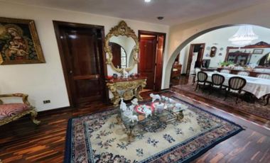 Casa con Piscina en Tomasal Surco! 545 m² de Terreno
