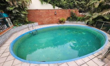 Casa con Piscina en Tomasal Surco! 545 m² de Terreno