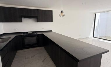 CASA EN RENTA EN LOMAS DE ANGELOPOLIS PUEBLA