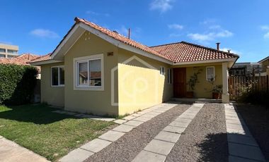 ARRIENDO CASA 3D/2B, AÑO CORRIDO, SIN MUEBLES, EN CONDOMINIO SERENA ORIENTE