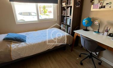 ARRIENDO CASA 3D/2B, AÑO CORRIDO, SIN MUEBLES, EN CONDOMINIO SERENA ORIENTE