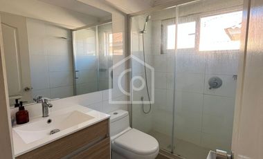 ARRIENDO CASA 3D/2B, AÑO CORRIDO, SIN MUEBLES, EN CONDOMINIO SERENA ORIENTE