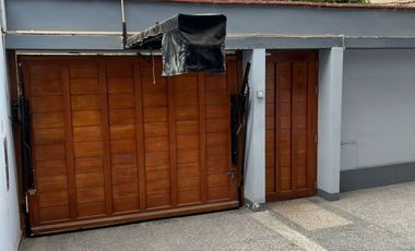 VENDO AMPLIA CASA 284 m2 -PRECIO DE OCASIÓN