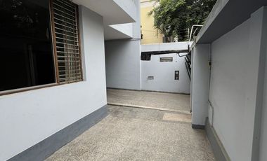VENDO AMPLIA CASA 284 m2 -PRECIO DE OCASIÓN