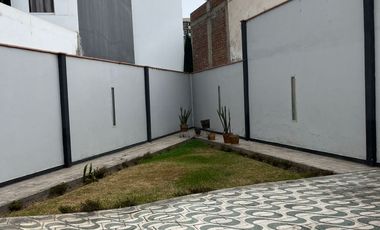 VENDO AMPLIA CASA 284 m2 -PRECIO DE OCASIÓN