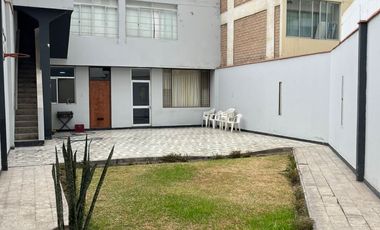 VENDO AMPLIA CASA 284 m2 -PRECIO DE OCASIÓN