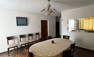 VENDO AMPLIA CASA 284 m2 -PRECIO DE OCASIÓN