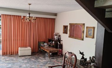 Casa en venta en Jardines del Bosque – Excelente ubicación y potencial