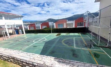 Casa de venta Urbanización Einsein, Carcelén. 4 habit. 2 parq.
