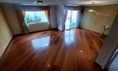 Casa de venta Urbanización Einsein, Carcelén. 4 habit. 2 parq.