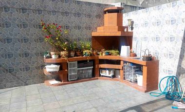 Casa de venta Urbanización Einsein, Carcelén. 4 habit. 2 parq.