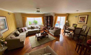 Casa de venta Urbanización Einsein, Carcelén. 4 habit. 2 parq.