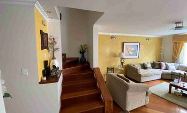 Casa de venta Urbanización Einsein, Carcelén. 4 habit. 2 parq.