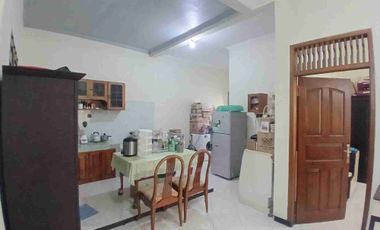 Rumah + Kost hanya 800 mtr dari Poros Soekarno Hatta. Kondisi sangat bagus