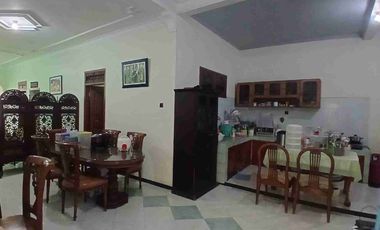 Rumah + Kost hanya 800 mtr dari Poros Soekarno Hatta. Kondisi sangat bagus