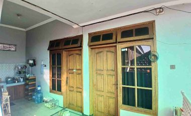 Rumah + Kost hanya 800 mtr dari Poros Soekarno Hatta. Kondisi sangat bagus