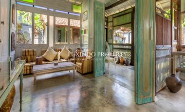 DIJUAL VILLA DENGAN 6 KAMAR TIDUR DI LODTUNDUH