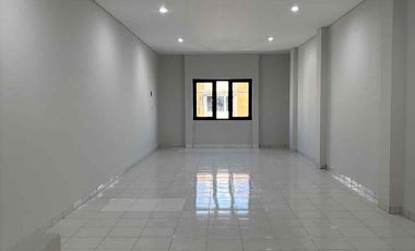ruko pusat bisnis tengah kota Makassar