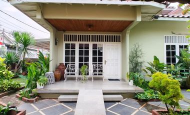 Dijual Rumah Cantik Asri dan Nyaman di Kebon Jeruk DS-14656