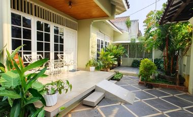 Dijual Rumah Cantik Asri dan Nyaman di Kebon Jeruk DS-14656