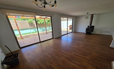 Vendo Casa de 3 pisos en Condominio Aires de Curauma II