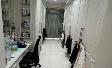 RUMAH MEWAH DI TOMANG JAKARTA BARAT. BANGUNAN KOKOH HIGH CEILING SHM
