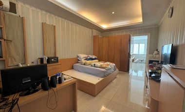 RUMAH MEWAH DI TOMANG JAKARTA BARAT. BANGUNAN KOKOH HIGH CEILING SHM