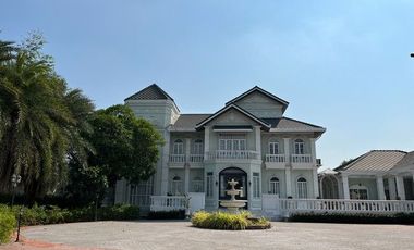 Laleo House for sale | On a 1.5 rai plot of land, 762 sq.m. of usable space. European Classic Mansion style.