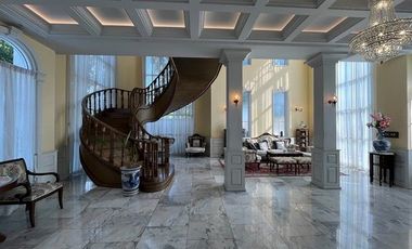 Laleo House for sale | On a 1.5 rai plot of land, 762 sq.m. of usable space. European Classic Mansion style.