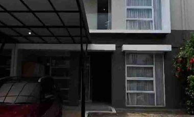 Disewakan Rumah 2 lantai di Perumahan Royal Grande Batam