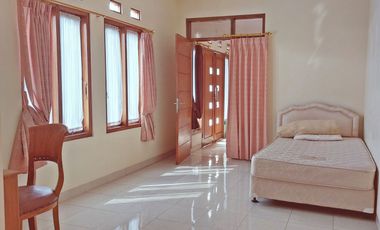 DIJUAL RUMAH KOS KOST-AN PUTRI EKSLUSIF AKTIF STRATEGIS DI DAGO BANDUNG DEKAT ITB