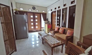 DIJUAL RUMAH KOS KOST-AN PUTRI EKSLUSIF AKTIF STRATEGIS DI DAGO BANDUNG DEKAT ITB
