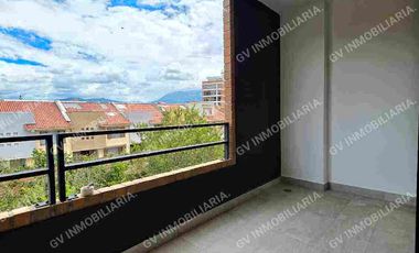 EN VENTA - INCREIBLE DEPARTAMENTO DE 3 HABITACIONES CON BALCÓN, en Av. 1ro de mayo, Quinta Lucrecia.