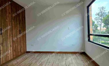 EN VENTA - INCREIBLE DEPARTAMENTO DE 3 HABITACIONES CON BALCÓN, en Av. 1ro de mayo, Quinta Lucrecia.