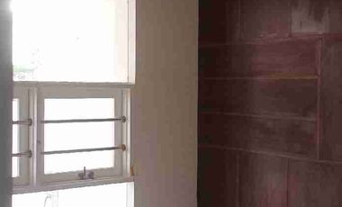di sewakan rumah 2 lantai plus furniture untuk rumah tinggal