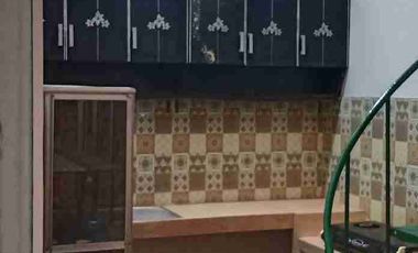 di sewakan rumah 2 lantai plus furniture untuk rumah tinggal
