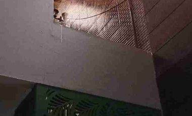 di sewakan rumah 2 lantai plus furniture untuk rumah tinggal