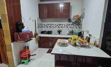 Disewakan u/ R tinggal 2 lantai furniture dalam. komplek